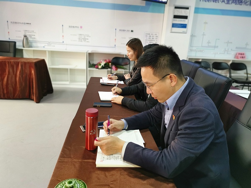 喜庆二 奋进新征程丨ZOBO榴莲视频在线免费观看组织全体党员及员工代表集体收看党的二召开盛况直播