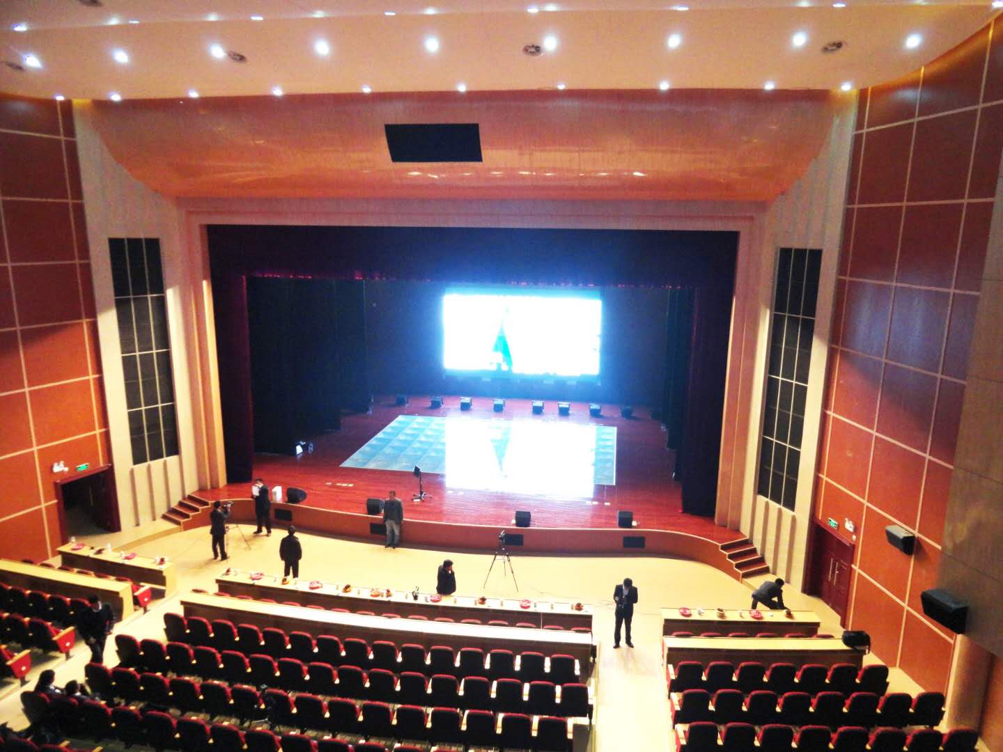 浅析电视台演播室榴莲网站在线观看扩声系统设计