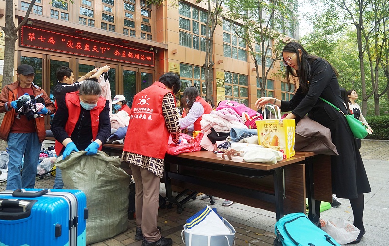 3发挥党员先锋模范作用 ZOBO榴莲视频在线免费观看第七届“爱在蓝天下”公益捐赠
