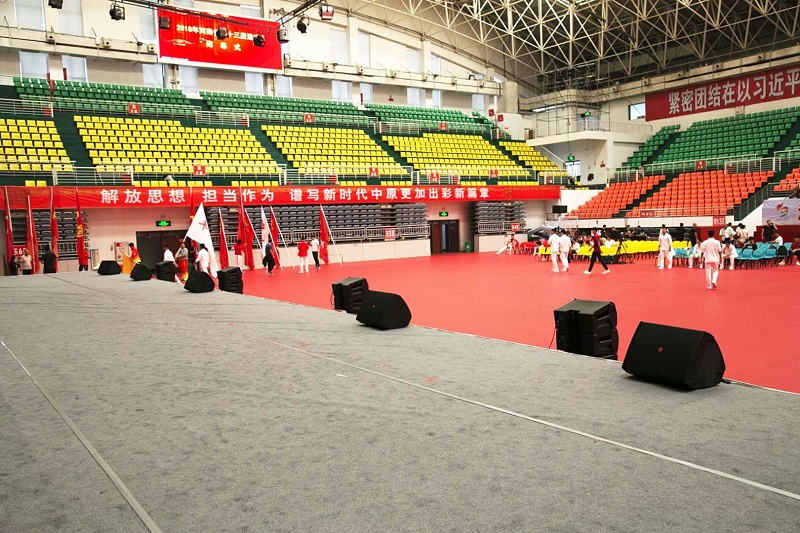 榴莲视频APP污下载场演出的扩声系统设计