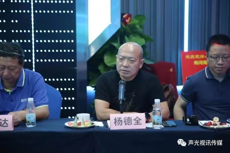 ZOBO董事长张新峰作为声光视讯行业联盟代表赴豫芒温暖灾区，传递爱心
