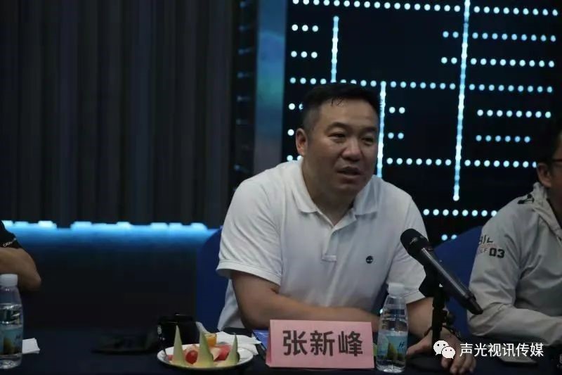 ZOBO董事长张新峰作为声光视讯行业联盟代表赴豫芒温暖灾区，传递爱心