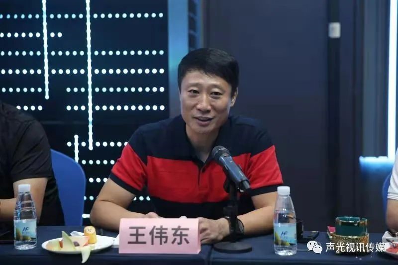ZOBO董事长张新峰作为声光视讯行业联盟代表赴豫芒温暖灾区，传递爱心