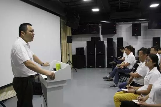 ZOBO榴莲视频在线免费观看年中员工培训