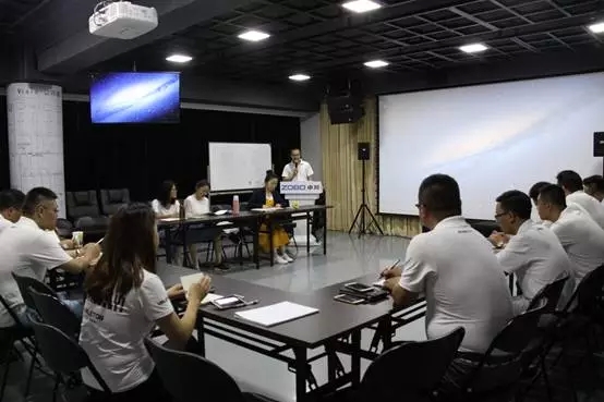ZOBO榴莲视频在线免费观看年中员工培训