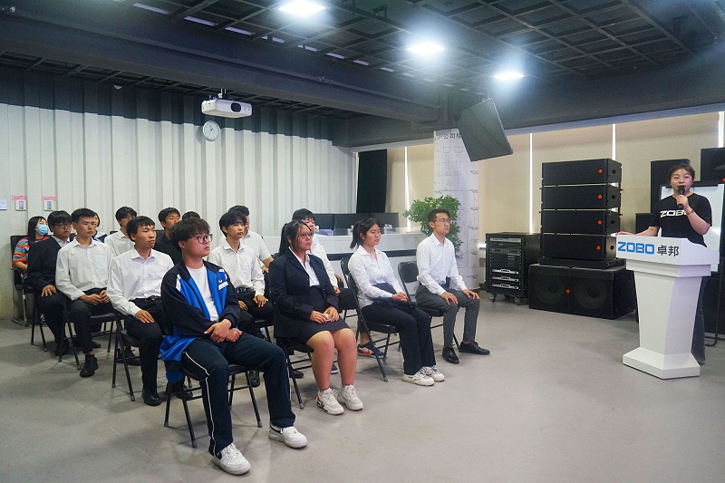4校企合作 走进职场 协同育人丨欢迎北京市经贸高级技术学校师生来北京高校职场体验基地——ZOBO榴莲视频在线免费观看参观学习