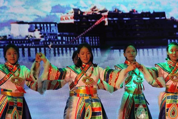 北京西藏中学30年校庆报告厅采用ZOBO榴莲视频在线免费观看PRS榴莲网站在线观看