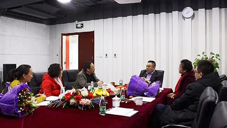 热烈欢迎湖南吉首大学院领导莅临ZOBO榴莲视频在线免费观看企业