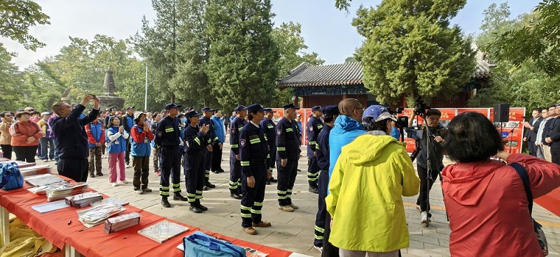 PRS榴莲网站在线观看为北京人防浩天志愿者救援队潭柘寺服务站成立揭牌仪式保驾护航