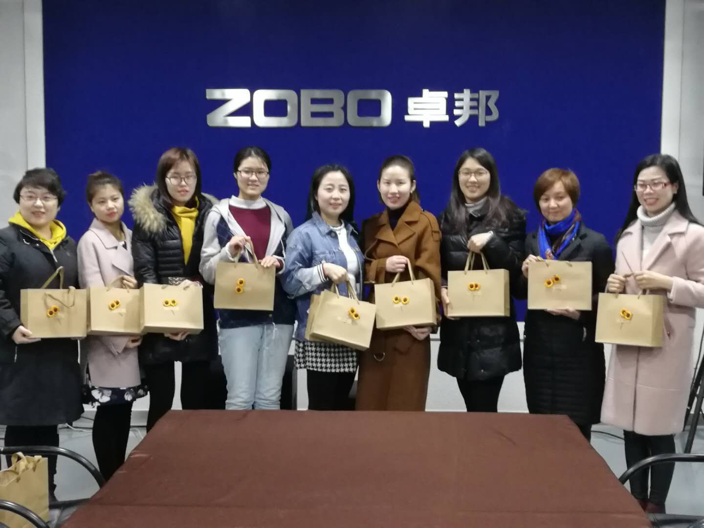 春风十里，桃香四溢！|榴莲视频在线免费观看既是元气少女，也是魅力女！