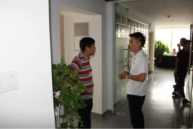 培训伙伴对榴莲视频在线免费观看新品比较满意，与讲师进一步探讨
